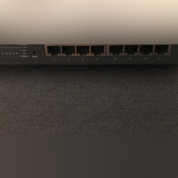 Fully Working TPLink Smart 16 Port Switch - Picture 3 of 4
